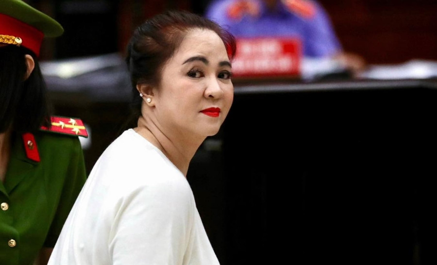 Mới đây, TAND cấp cao tại TP HCM tuyên giảm án 3 tháng tù cho bà Nguyễn Phương Hằng. Theo đó, mức án bà Phương Hằng phải thi hành là 2 năm 9 tháng tù. Ảnh: Vietnamnet