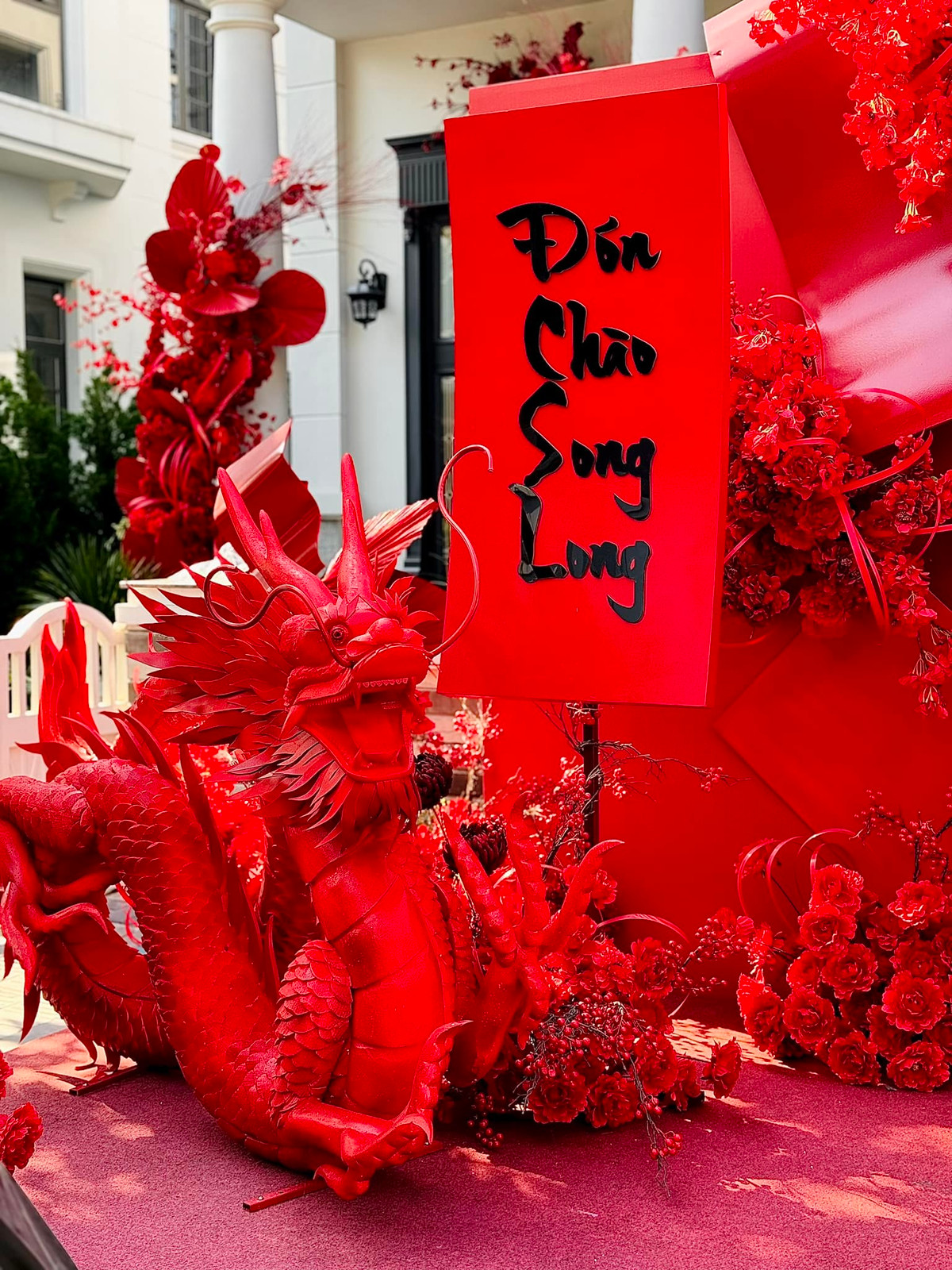 Đoàn Di Băng hy vọng trang trí 2 con rồng thì năm nay phúc lộc nhân 2.