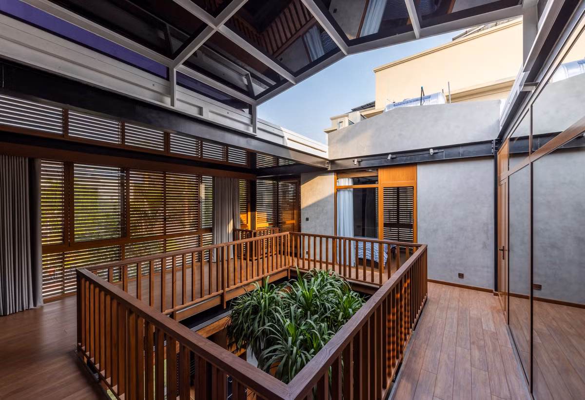 Nhờ đó, ngôi nhà thể hiện đầy đủ đặc tính “thoáng khí” của mình.