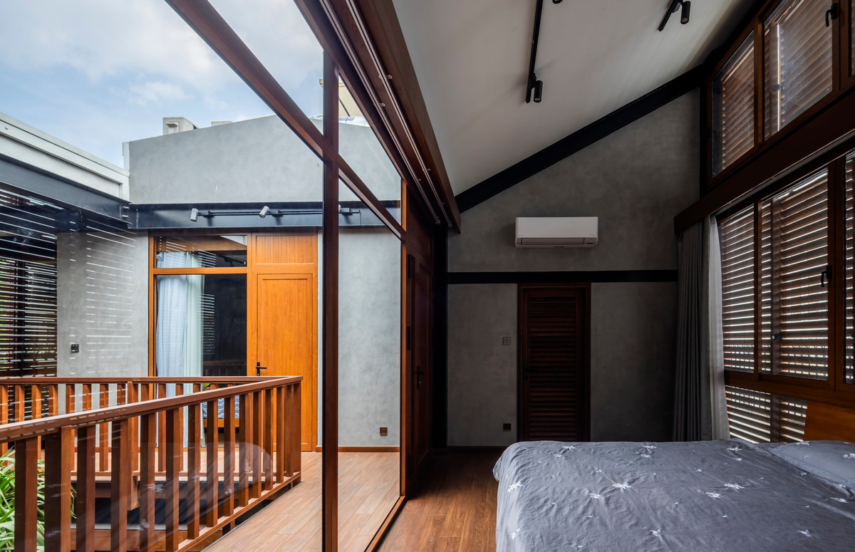 Sàn gỗ tạo cảm giác ấm áp, dễ chịu khi sử dụng.