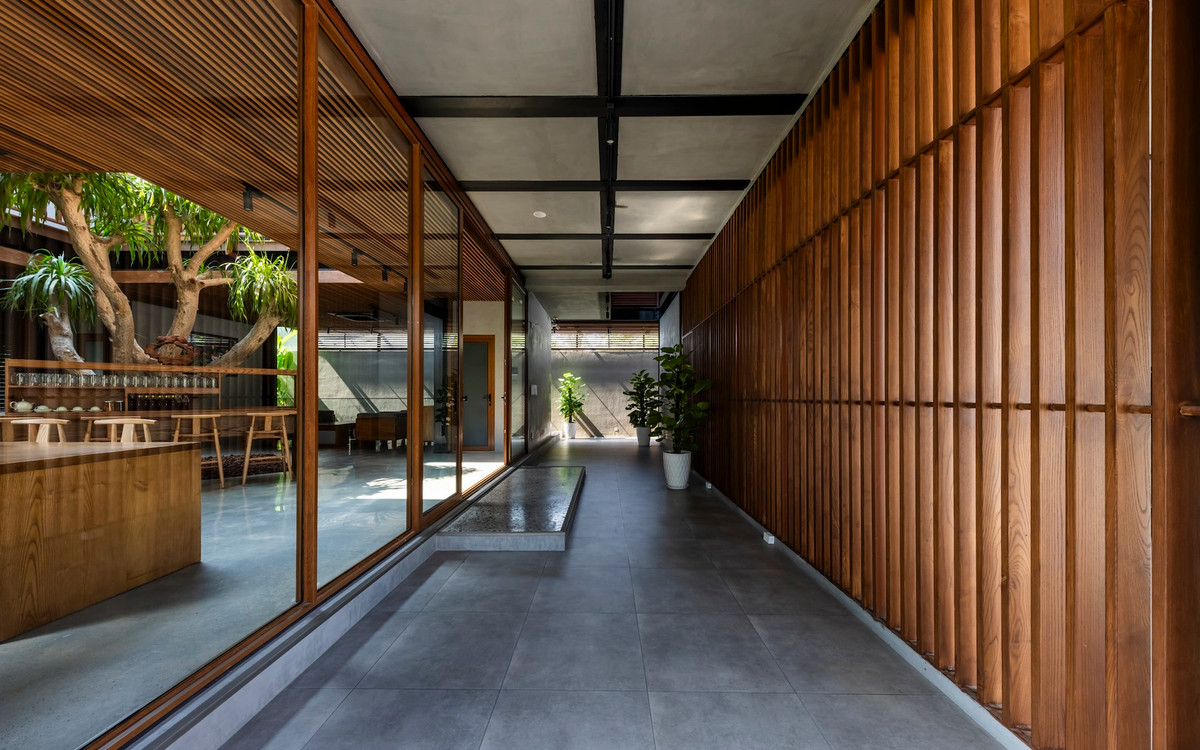 Dự án mang đến cách tiếp cận mới mẻ khi gia chủ lựa chọn sử dụng kết cấu thép thay vì bê tông cốt thép thông thường.