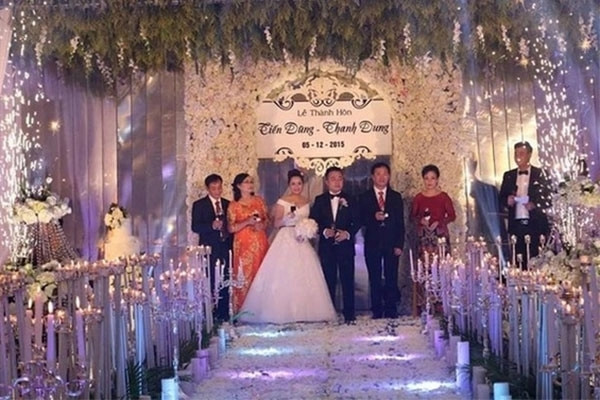 Đi lên từ 2 bàn tay trắng, lúc còn nhỏ phải bán bánh bán kem giúp mẹ ở quê, giờ đây vị ông Đỗ Thành Trung đã có cơ ngơi ngìn tỷ, giàu có nổi tiếng ở Quảng Ninh. Ảnh: Báo giao thông