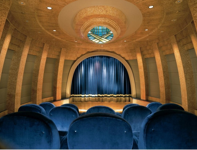 Phòng chiếu phim trong gia đình trị giá hàng triệu USD.