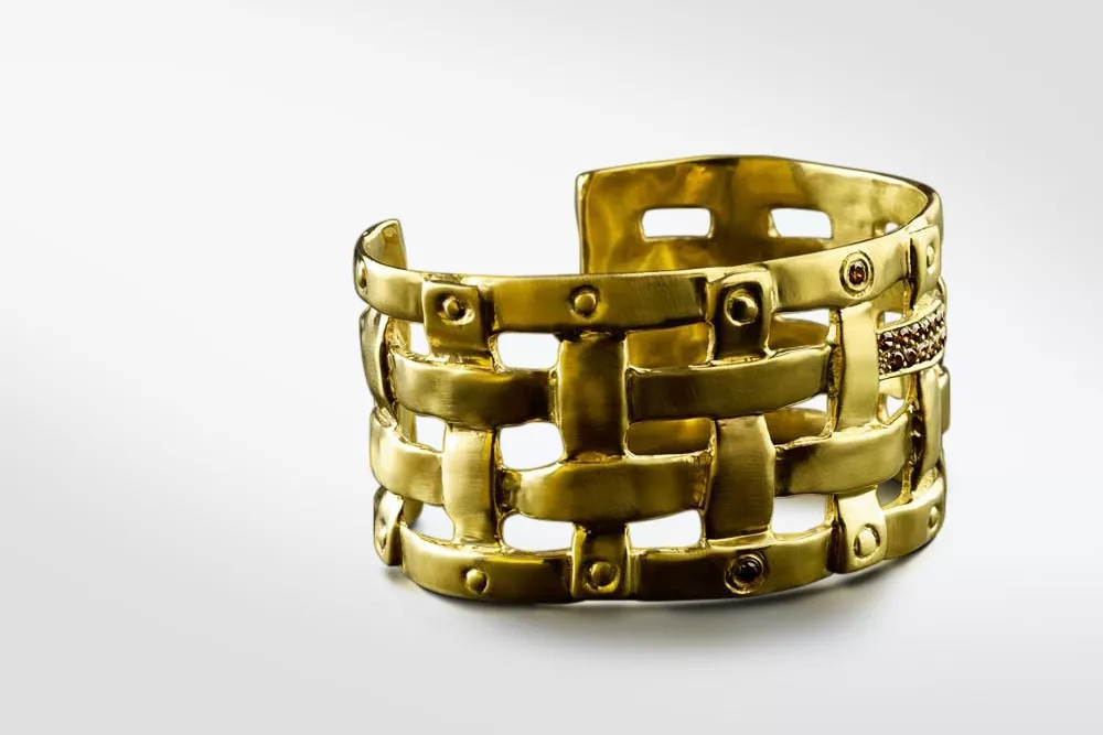 Toàn bộ số vàng đã khai thác được có thể chứa vừa trong một thùng có thể tích 22 mét khối. Ảnh: Gold