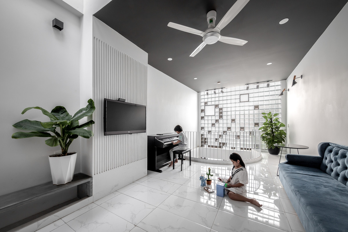 Không gian gác lửng là nơi diễn ra các hoạt động vui chơi của gia đình.