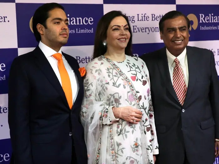 Nita và Mukesh có ba người con, người con út là Anant Ambani, 28 tuổi, người đã bắt đầu tham gia một số sự kiện và cuộc họp của công ty gia đình. Ảnh: Reuters