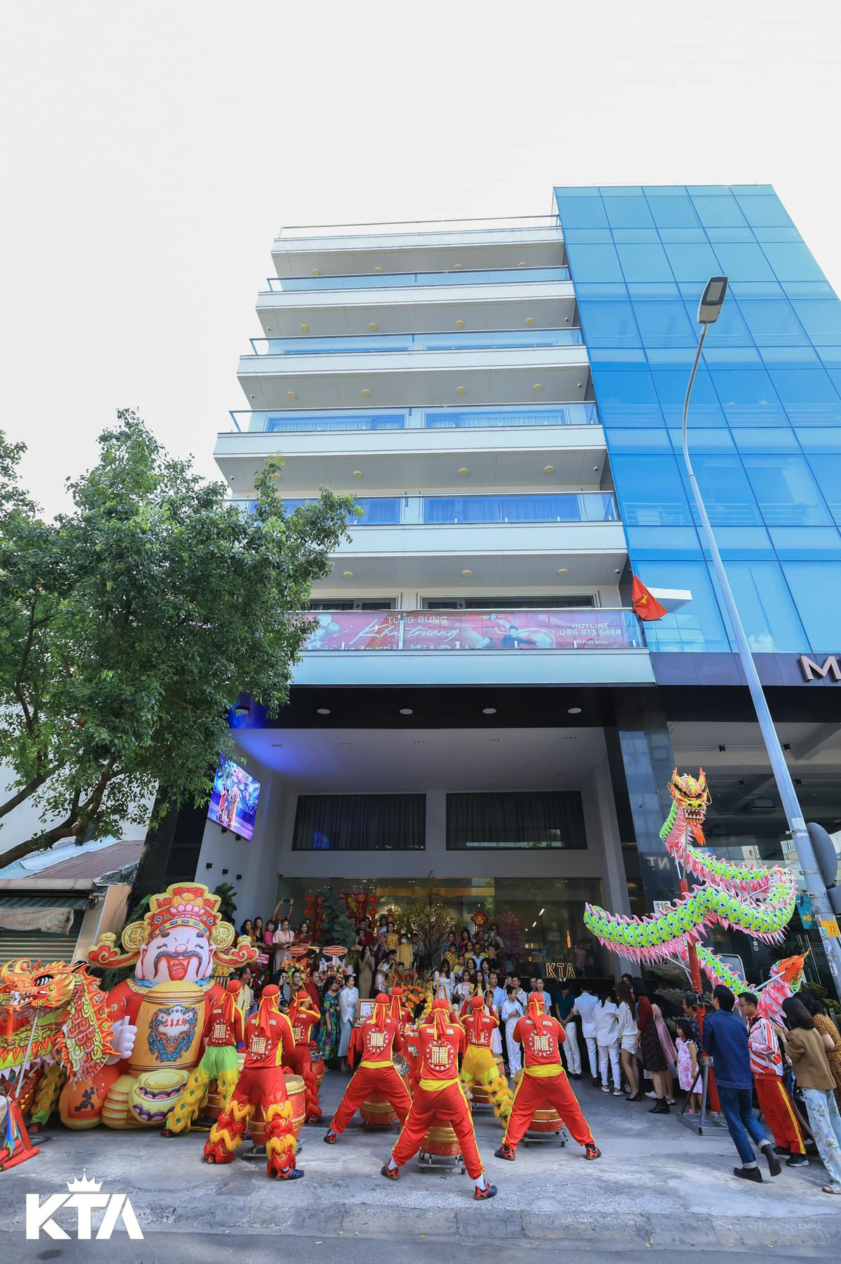 Căn nhà của Khánh Thi - Phan Hiển cô được ví như một cao ốc văn phòng. Cô mở học viện để giảng dạy ngay tại nhà. Ảnh: FBNV