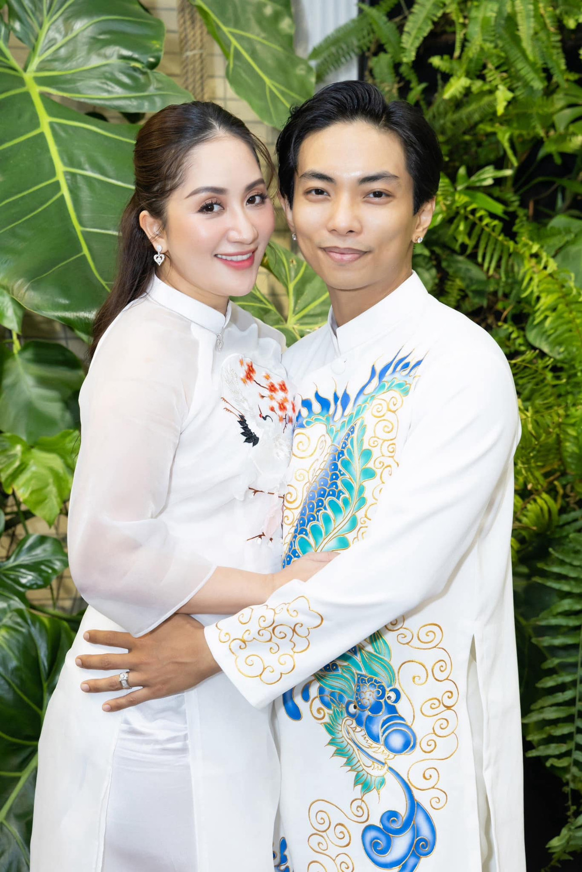 Cộng khoản tiền bà xã Phan Hiển cho người khác mượn ước tính khoảng vài tỷ đồng. Ảnh: FBNV