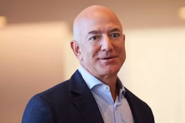 Jeff Bezos đã quyên góp hơn 1,1 triệu USD cổ phiếu cho các tổ chức phi lợi nhuận vào năm 2023, mặc dù không rõ tổ chức nào đã nhận được số cổ phiếu đó. Ảnh: Getty