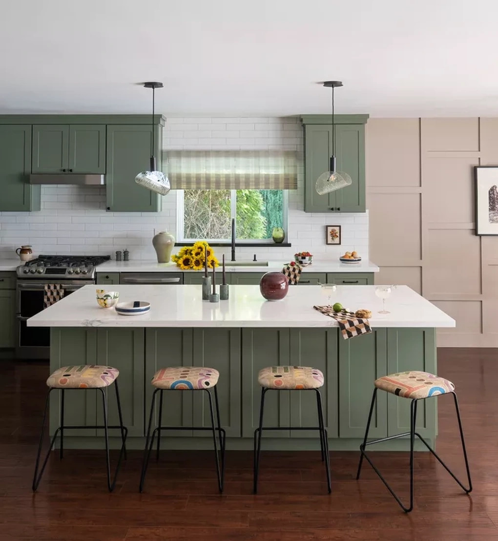 Các chuyên gia từ Thespruce.com cho biết, tông màu đất như nâu đất, vàng đất, xanh lá cây đậm cũng sẽ trở thành xu hướng được nhiều kiến trúc sư đưa vào thiết kế trong năm 2024. Ảnh: Thespruce