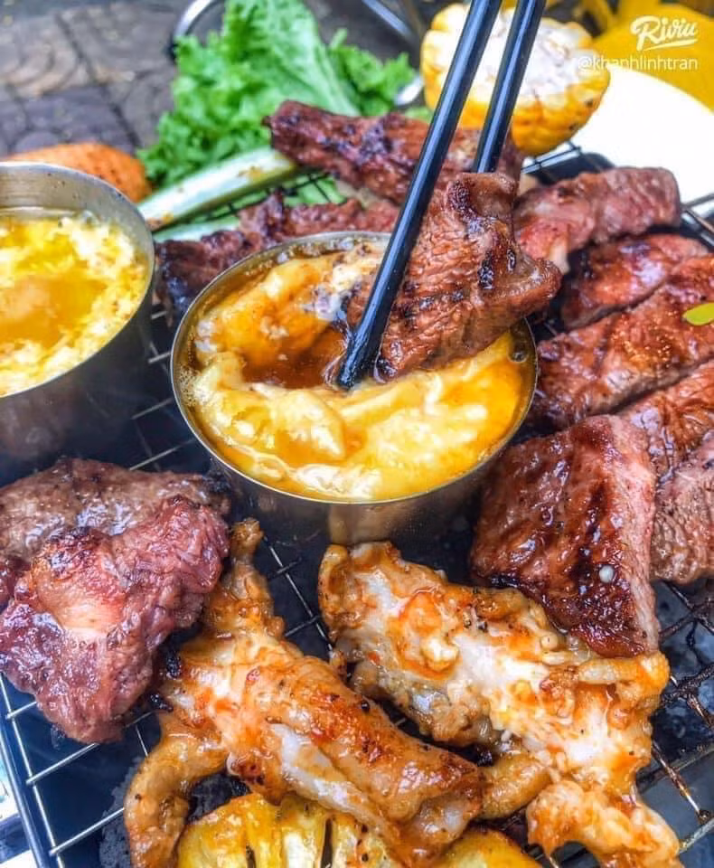 Do mức giá rẻ nên không ít chị em nội trợ đặt nghi vấn về loại thịt bò Kobe này. Một cố người cho biết, chất lượng thịt bò Kobe giá rẻ này ở mức bình thường, không giống kiểu “hàng VIP thượng hạng” mà người bán quảng cáo. Ảnh: Facebook