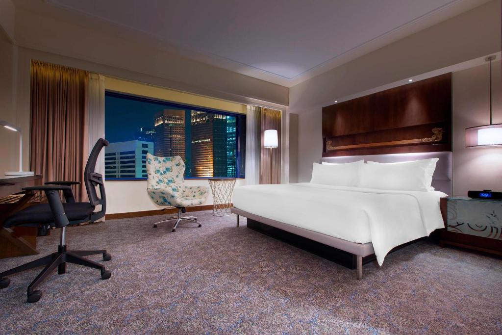 Các phòng nghỉ đều được bài trí tinh tế với gam màu ấm áp. Ảnh: Booking