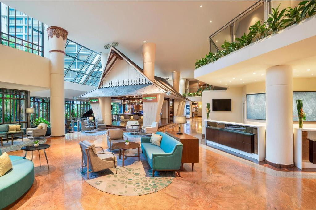 Le Meridien Jakarta mang kiến trúc hiện đại cùng nội thất sang trọng. Ảnh: Booking