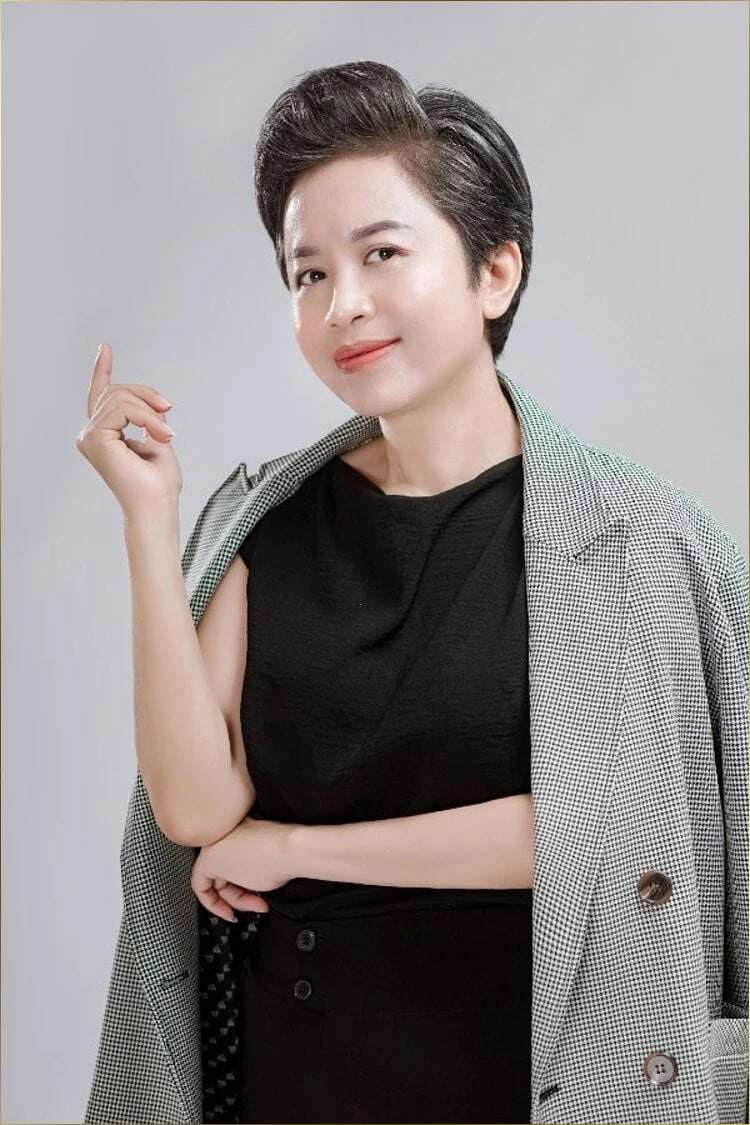 Nữ doanh nhân Lê Mỹ Nga còn được mệnh danh là "bà đỡ" quen mặt của giới khởi nghiệp Việt. Bên cạnh Weangels Capital, bà Mỹ Nga còn là Founder Hermes Management - công ty chuyên cố vấn và đầu tư thiên thần cho các dự án khởi nghiệp công nghệ, đặc biệt là các dự án về y tế, giáo dục và nông nghiệp ứng dụng AI và IoT. Ảnh: Anninhtiente