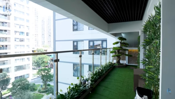 Trong khuôn viên sân vườn còn có bể nước, nơi tập thể dục, cà phê buổi tối... Ảnh: chụp màn hình