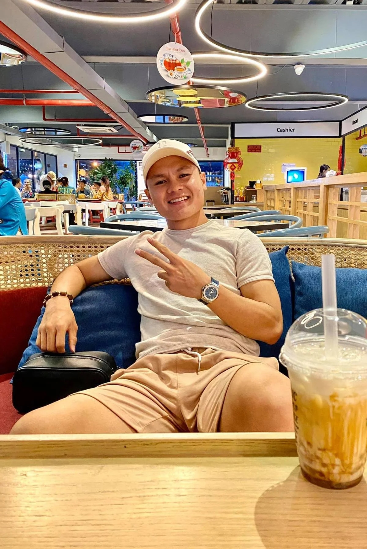 Chưa hết, những món đồ Quang Hải chọn đều đến từ các thương hiệu xa xỉ bậc nhất thế giới. Ảnh: FBNV