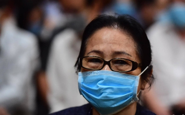 Tuy nhiên, năm 2019, bà Dương Thị Bạch Diệp bị bắt về tội "lừa đảo chiếm đoạt tài sản". Tháng 11/2021, bà Dương Thị Bạch Diệp bị tuyên phạt tù chung thân về tội “Lừa đảo chiếm đoạt tài sản”. Ảnh: Vietnamnet