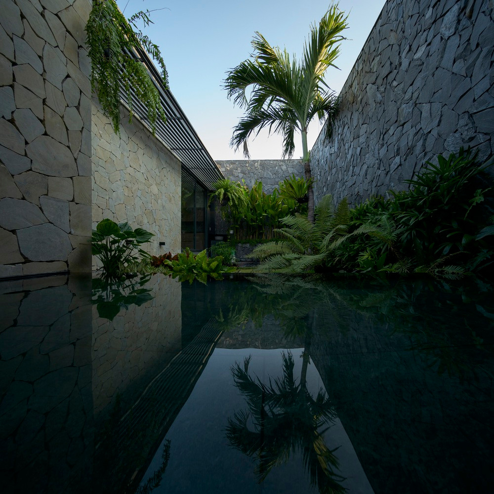 Hồ nước cho không gian sống mát lành. Nguồn ảnh: Quang Đam