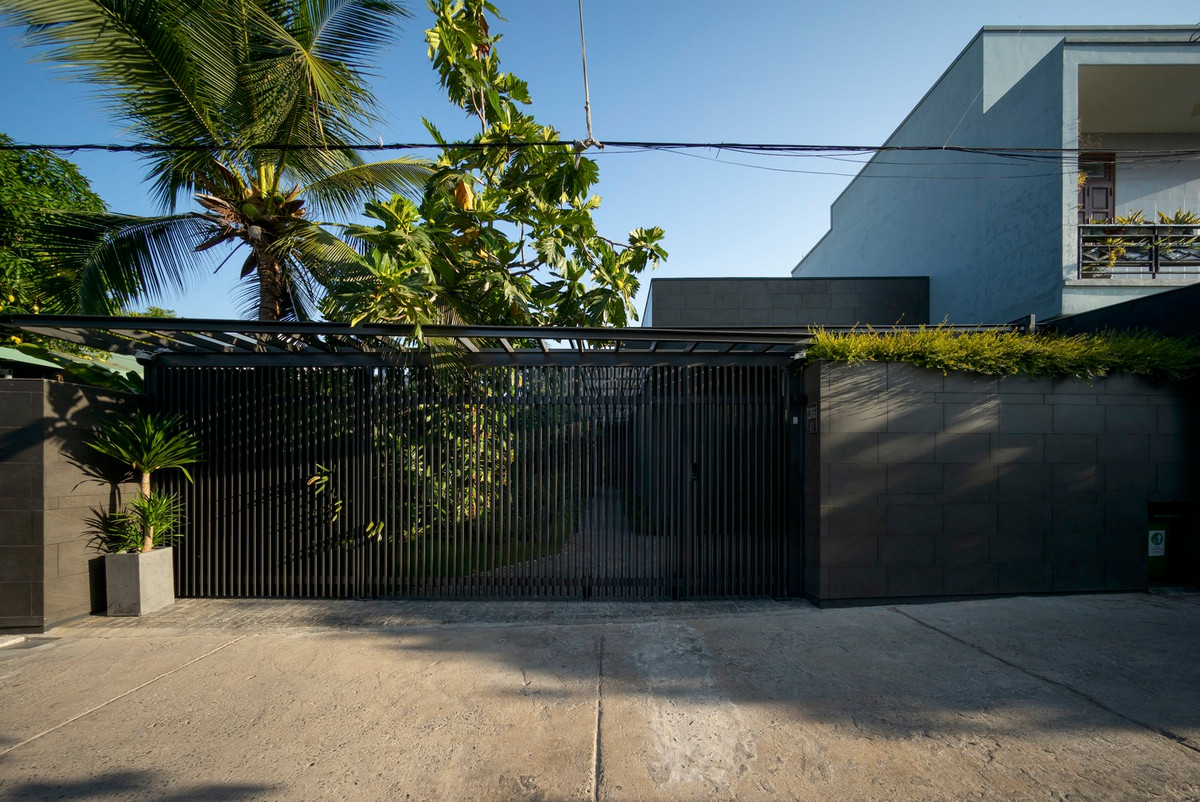 Khi lên ý tưởng cho ngôi nhà cách đây 3 năm, kiến trúc sư muốn tạo ra một không gian mới nhưng phải đảm bảo hai nhiệm vụ chính.