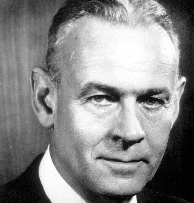 Năm 1931, ông kết hôn với người vợ đầu tiên Eleanor Pierce. Hai người có với nhau 2 con trai. Nhưng đến năm 1961, cặp đôi tuyên bố ly hôn sau 3 thập kỷ gắn bó. Ảnh: Celebrity Net Worth