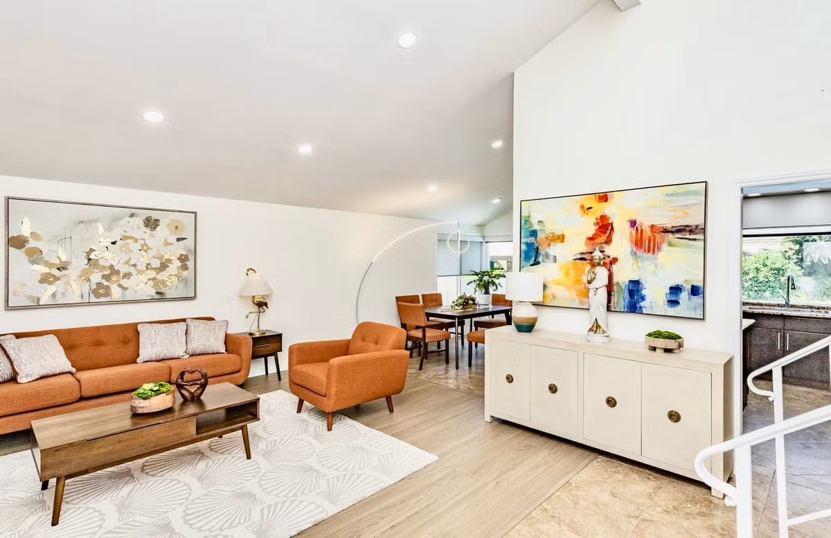 Danh hài Thúy Nga chọn nội thất tối giản nhưng sang trọng. Ảnh: FB Trần Thúy Nga