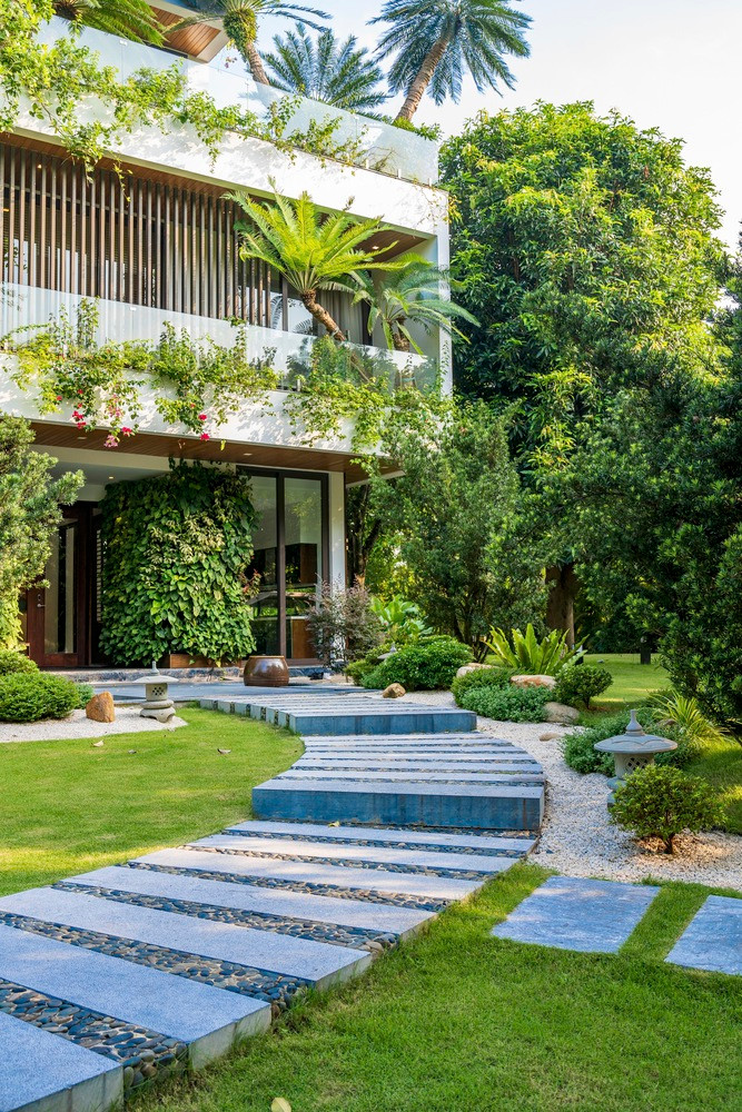  Biệt thự sân vườn sử dụng các vật liệu hoàn thiện thông dụng, sẵn có nhưng đảm bảo hiệu quả thẩm mỹ, bền vững và thân thiện với môi trường.