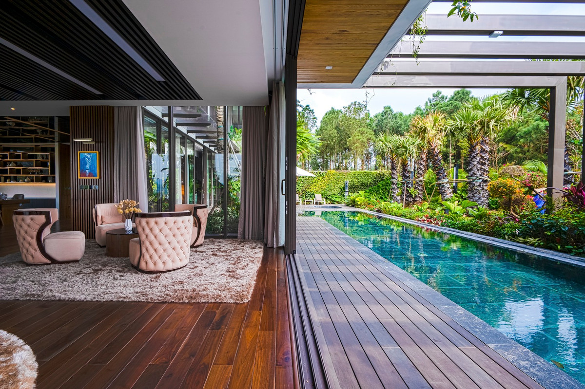 Do thiết kế mở nên đứng ở bất kỳ không gian nào trong căn nhà cũng có thể cảm nhận được nắng gió và ánh sáng.