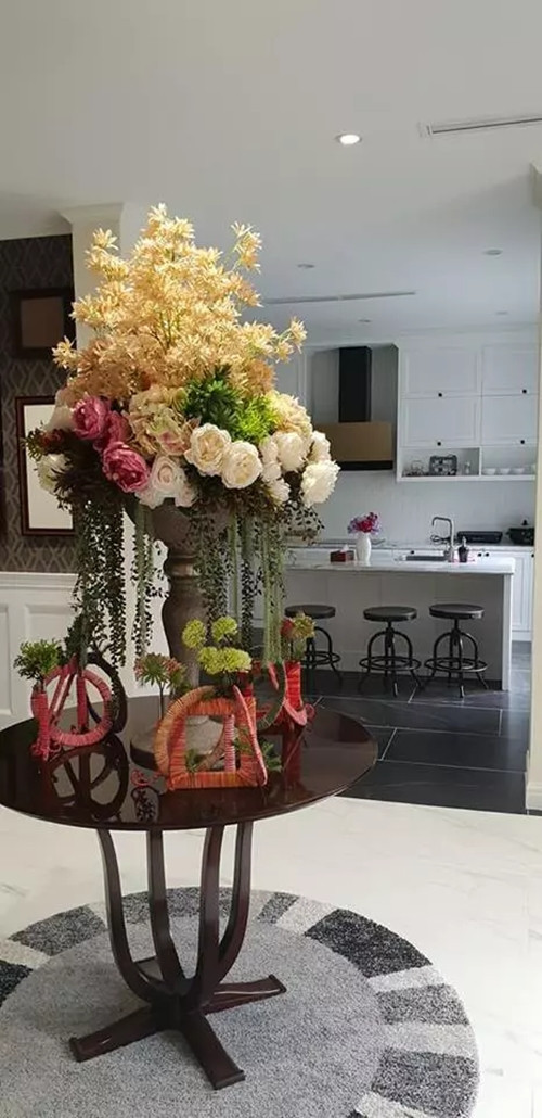 Góc bếp hiện đại và trẻ trung. Nguồn ảnh: FBNV