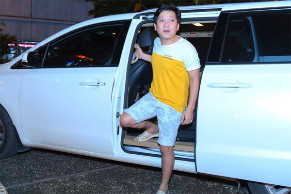 Ngoài ra, nam danh hài còn sở hữu nhiều xế hộp tiền tỉ để phục vụ việc đi lại. Nguồn ảnh: FBNV