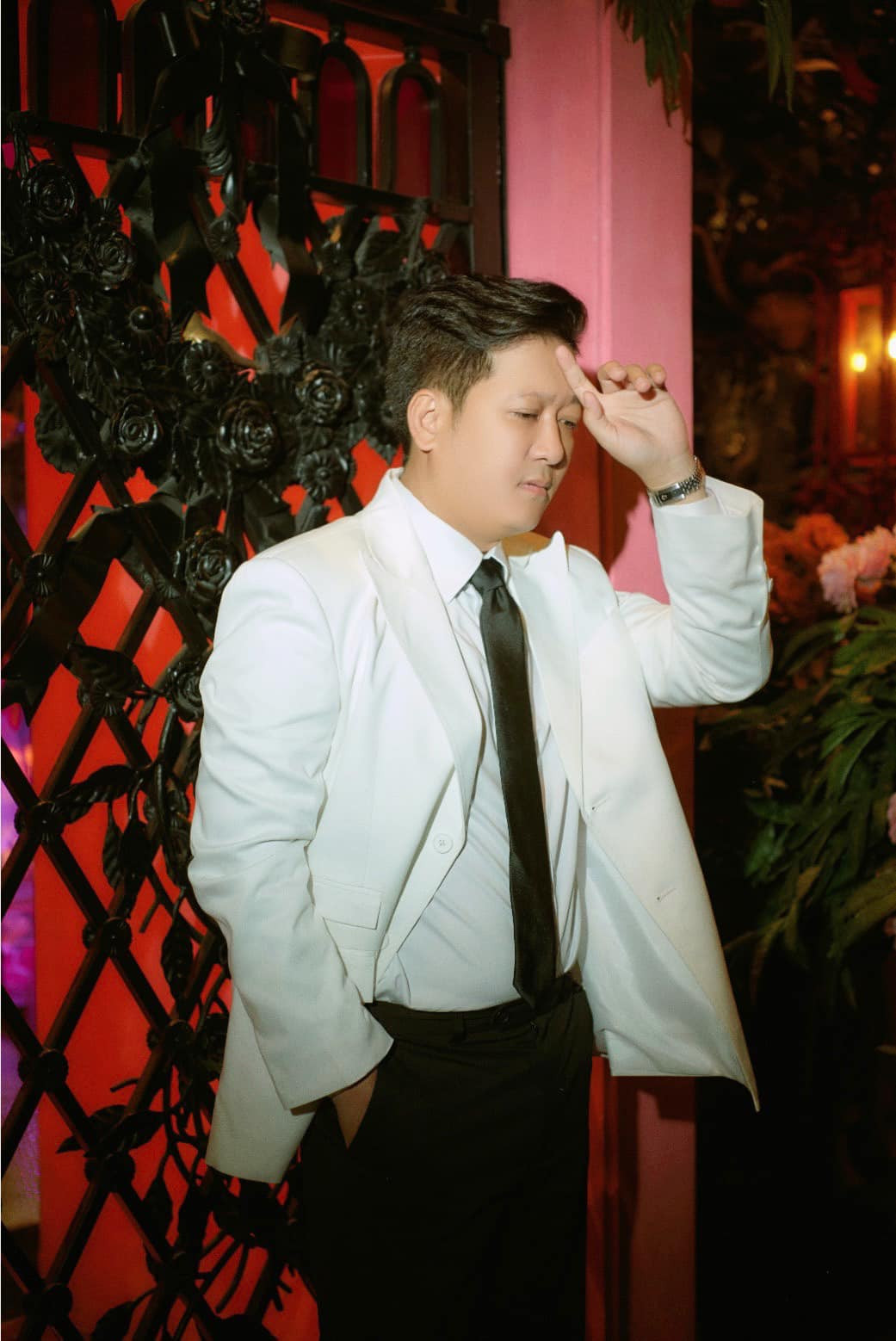 Trường Giang là một trong những nghệ sĩ được săn đón hàng đầu hiện nay. Nam nghệ sĩ "phủ sóng" dày đặc trên các chương trình truyền hình như Chơi Là Chạy, 7 Nụ Cười Xuân, Nhanh Như Chớp...