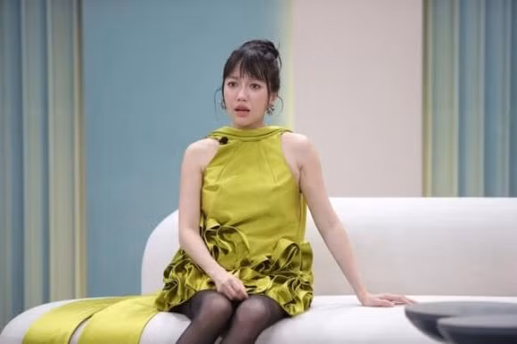 Mới đây, những hình ảnh của Diệu Nhi tại chương trình học thực tế Đảo thiên đường đã khiến cô vướng tin đang bầu bí lần 2. Không ít cư dân mạng thi nhau chúc mừng Diệu Nhi. Ảnh chụp màn hình