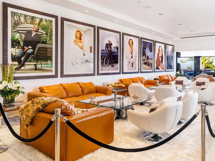 Ngôi nhà mất 4 năm và 250 người để xây dựng.