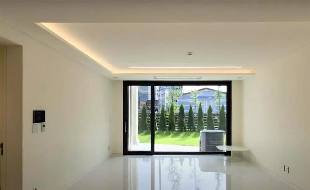 Mỗi căn trong khu biệt thự rất rộng, cung cấp đầy đủ tiện nghi. Ảnh: Skyedaily