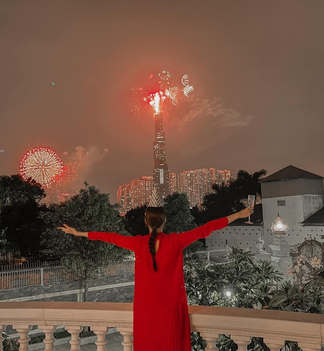 Từ sân thượng có thể ngắm toàn cảnh thành phố, hoặc xem pháo hoa vào những dịp lễ, Tết. Ảnh: FBNV