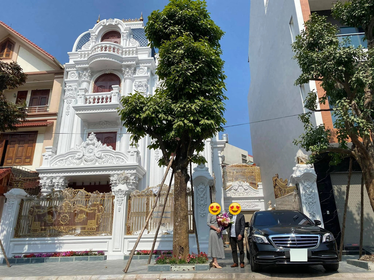 Toàn cảnh căn biệt thự nhà chồng diễn viên Kim Oanh nhìn từ bên ngoài. Ảnh: FBNV