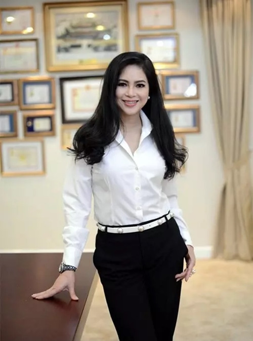 Tên tuổi của bà Lê Hồng Thủy Tiên sánh ngang với các người đẹp nổi tiếng thời đó như Việt Trinh, Diễm Hương, Y Phụng, Diễm My 6x,... Bà từng góp mặt trong nhiều bộ phim như Tôi Và Em, Cô Gái Điên, Chân Dung Màu Đỏ... Ảnh: Baodautu