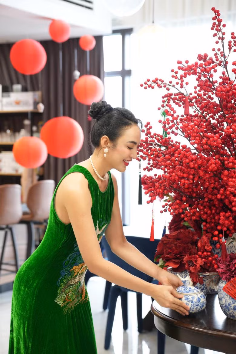 Mọi góc trong căn nhà được phủ lên màu sắc mới vô cùng rực rỡ.