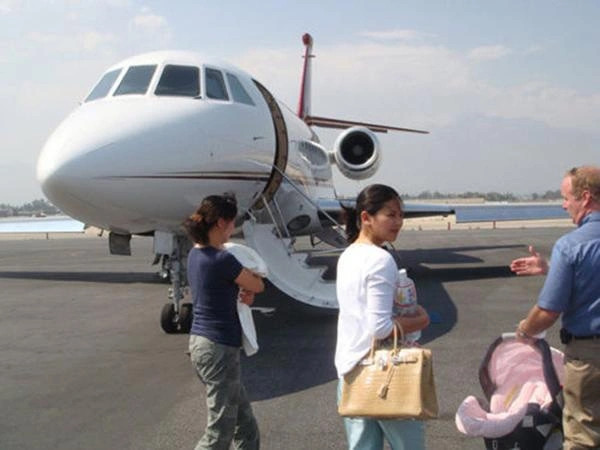 Thậm chí, thiếu gia Trung Quốc có cả phi cơ được thiết kế riêng trị giá 500 triệu tệ (1.731 tỷ đồng).