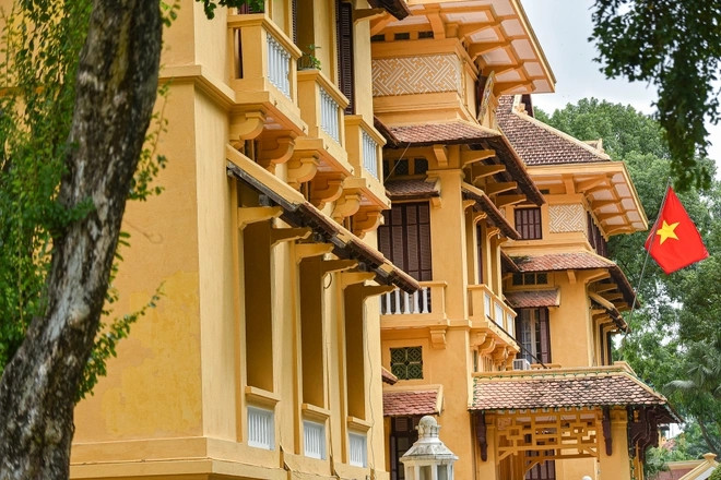 Về kiến trúc, công trình có hệ mái ngói nhiều lớp kiểu kiến trúc phương Đông được thiết kế tinh tế. Ảnh: Dân trí