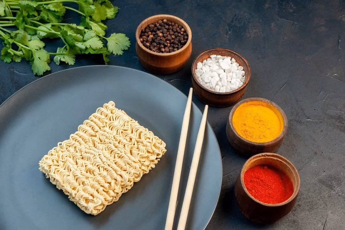 Dieu gi xay ra voi co the khi an mi goi hang ngay?