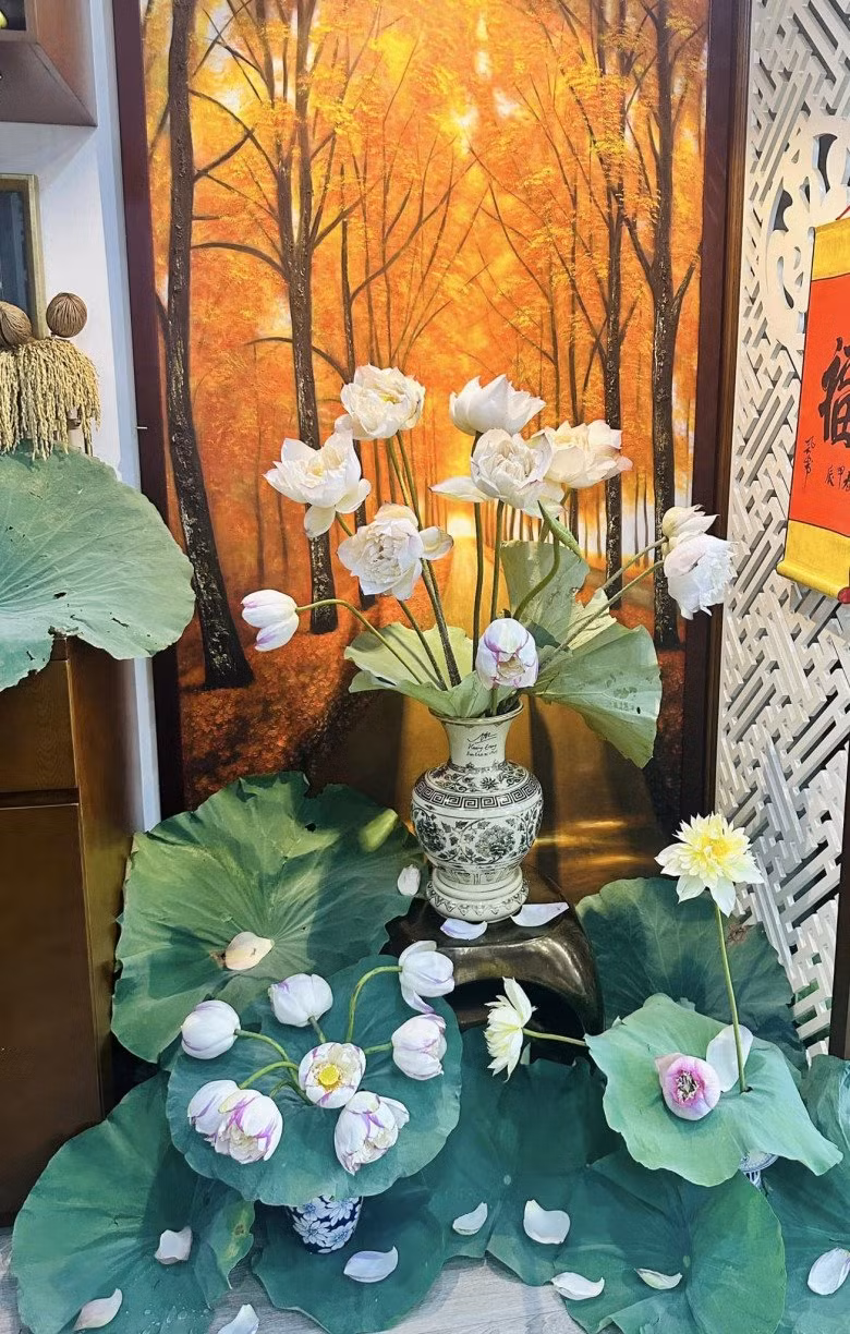 Một góc trang trí đầy nghệ thuật trong căn nhà của Hoàng Trang.