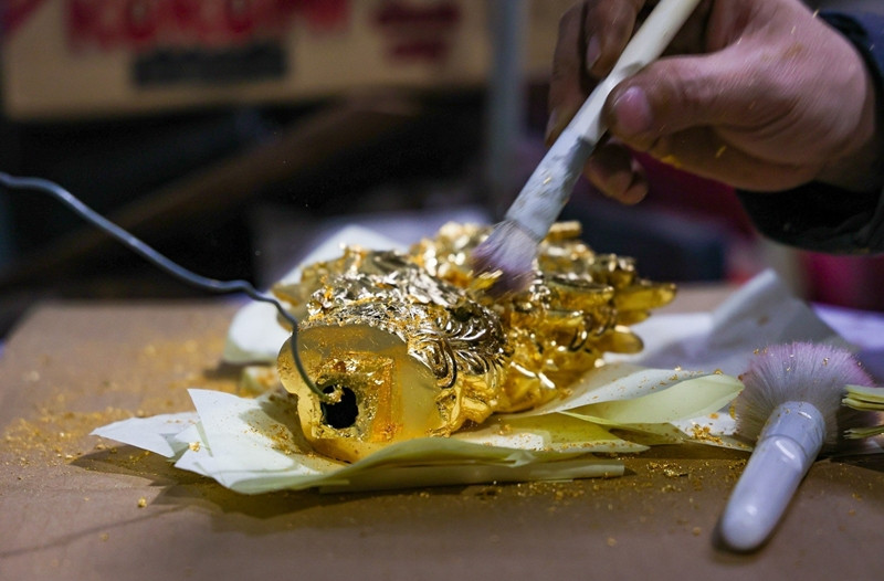 Tác phẩm được tạo hình độc quyền cùng quy trình chế tác tỉ mỉ và hoàn toàn thủ công trong từng sản phẩm. Ảnh: Tiền phong