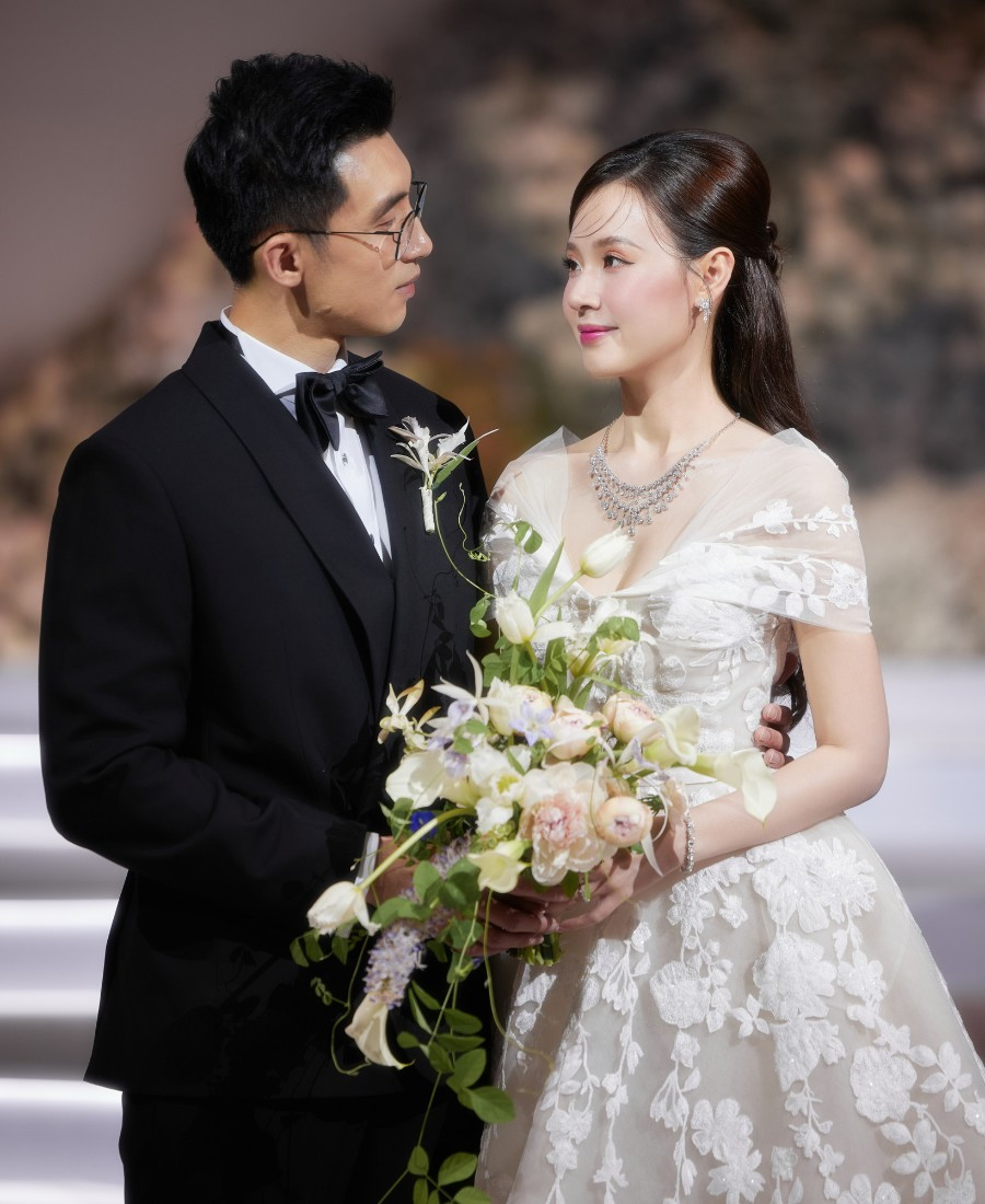 Sau bữa tiệc tổ chức tại Đà Lạt trước đó và đám hỏi mới diễn ra, ngày 29/4, Midu và thiếu gia Minh Đạt chính thức tổ chức đám cưới tại TP HCM. Ảnh: Vietnamnet