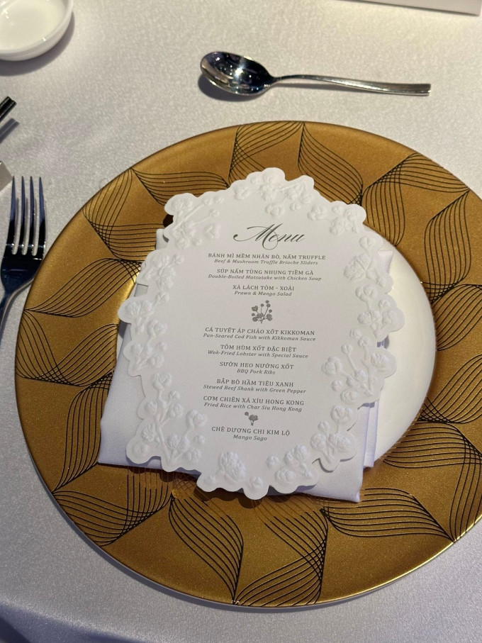 Bên cạnh không gian lộng lẫy, thực đơn tiệc cưới của Midu cũng khiến mọi người xuýt xoa khi có sự góp mặt của những nguyên liệu đắt đỏ. Ảnh: Ngoisao