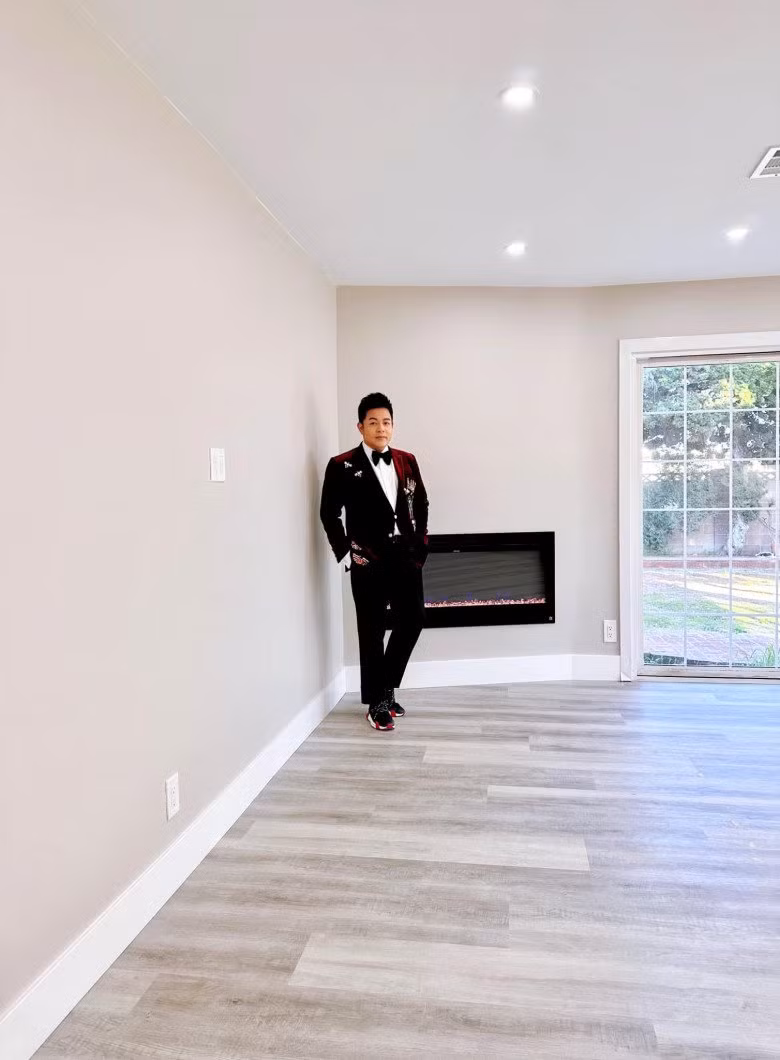 Phòng khách đang chờ lắp đặt nội thất.