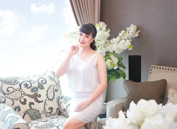 Trước đó, Vân Dung sống cùng gia đình trong căn hộ vừa sang trọng, vừa hiện đại vừa có nét cổ điển.