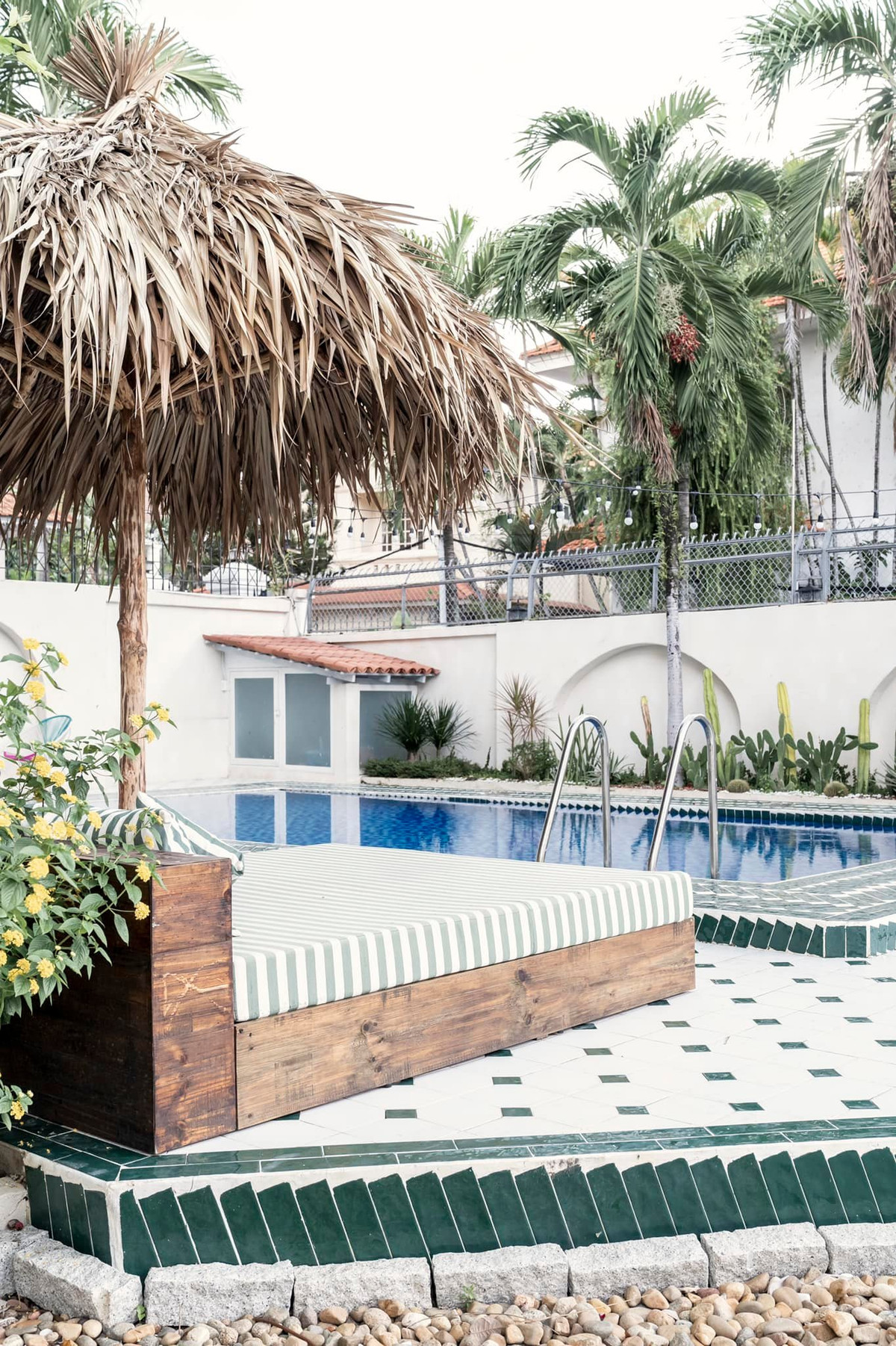 Thông qua những hình ảnh được chia sẻ, có thể thấy toàn bộ không gian biệt thự mang đến cảm giác rộng rãi và khoáng đạt.