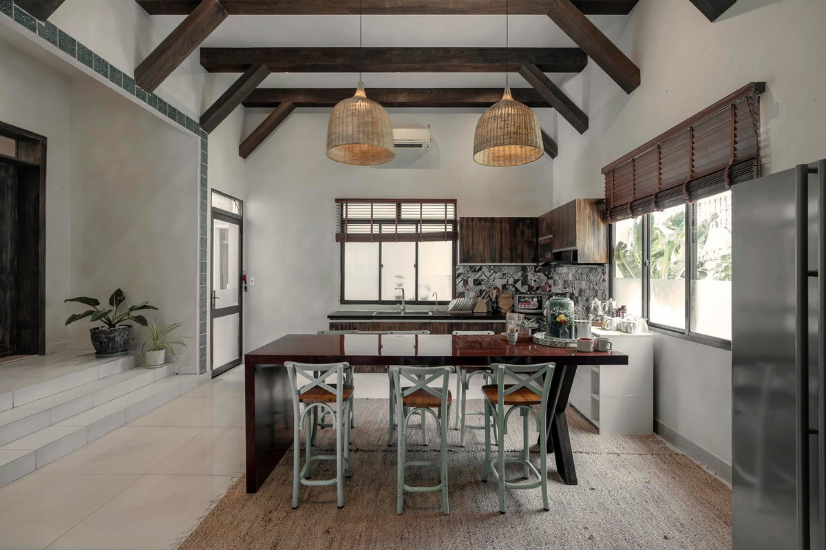 Những chất liệu không cầu kì gợi lên sự yêu thương và thân thuộc nhất về một miền quê mộc mạc đầy hồn Việt.