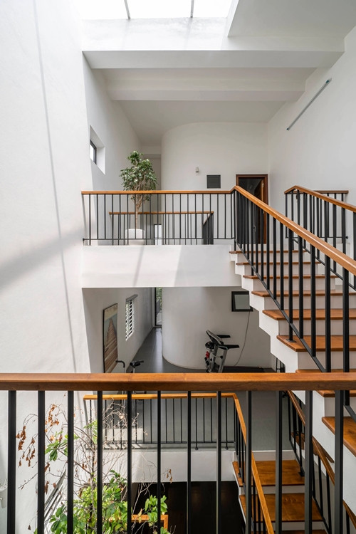 Sự chênh lệch chiều cao giữa các tầng giúp tăng cường tương tác thị giác.