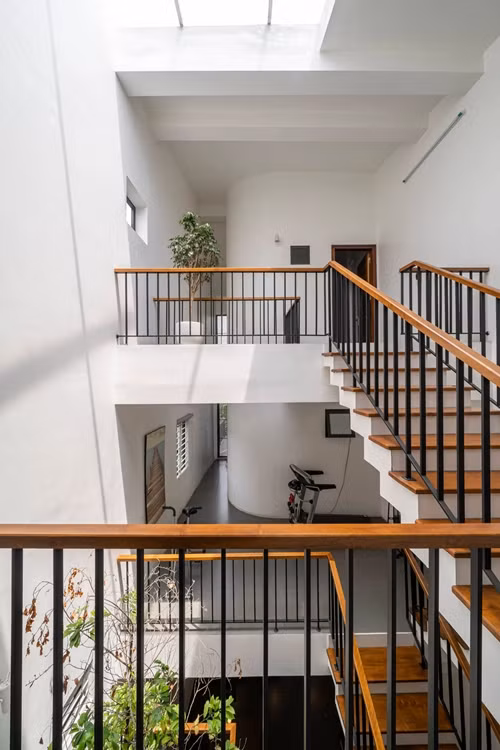 Sự chênh lệch chiều cao giữa các tầng giúp tăng cường tương tác thị giác.